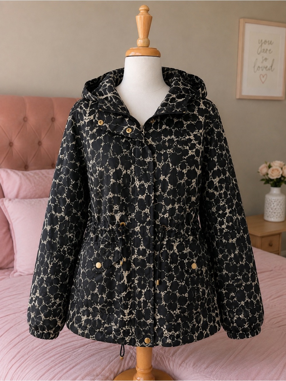 & Other Stories Black Hooded Puffer Jacket with Beige Pattern